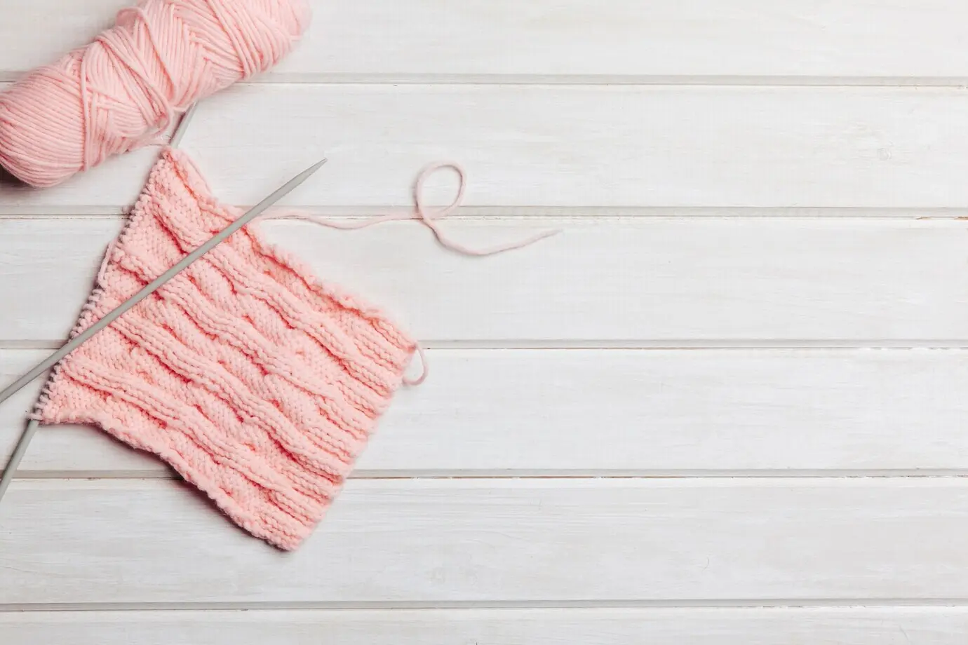 Pinke Wolle und Platz rechts